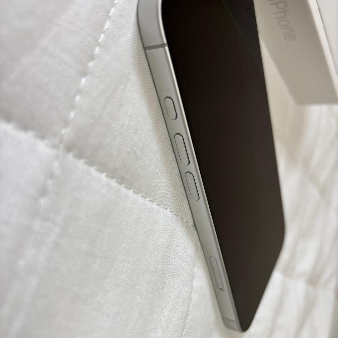 iPhone16 128GB ホワイト
