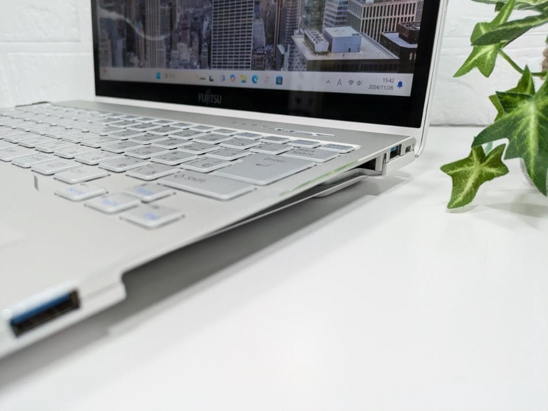 Windows11ノートパソコン✨オフィス付き✨富士通　爆速SSD　Wi-Fi