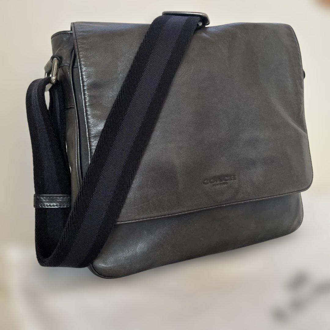 coachコーチ メッセンジャーバッグ ロゴ型押し 斜め掛け レザー