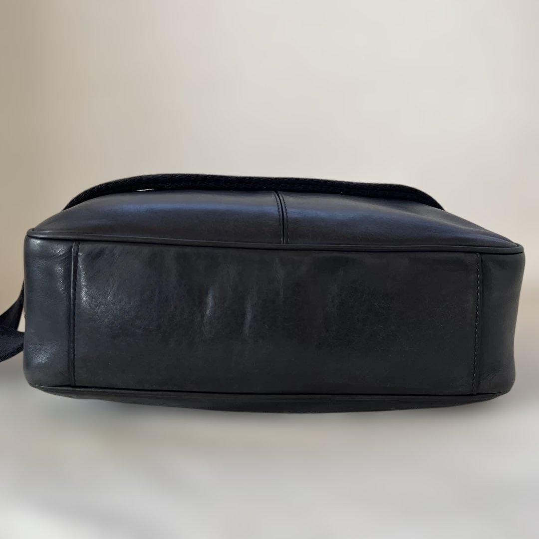 coachコーチ メッセンジャーバッグ ロゴ型押し 斜め掛け レザー