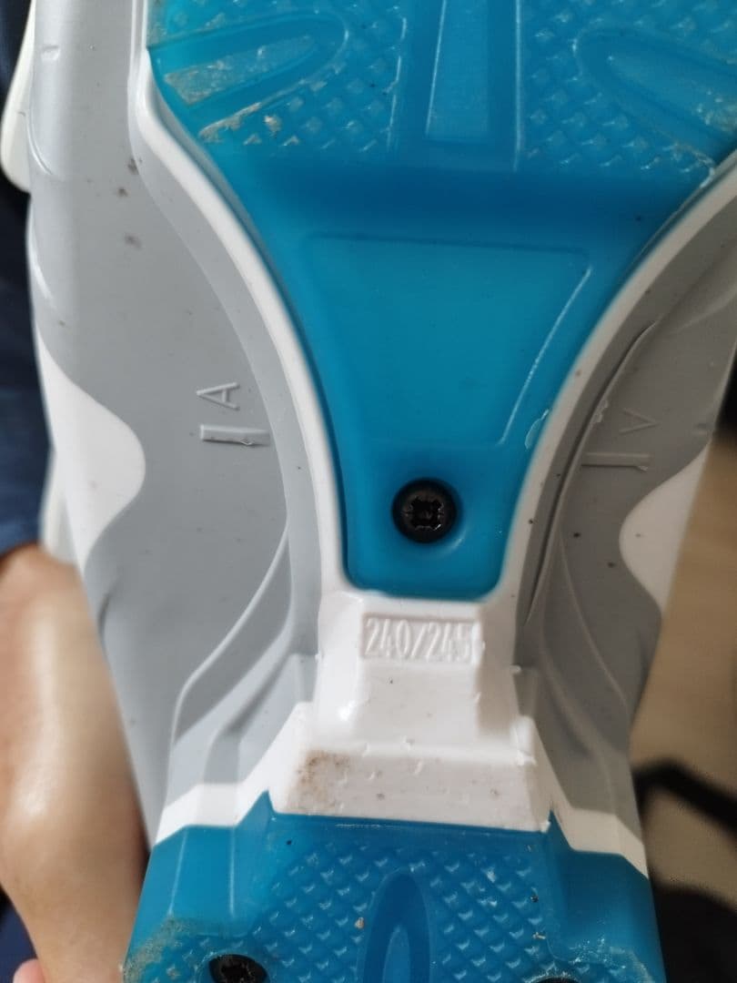 美品 2日使用のみ HEAD 女性用スキーブーツ ホワイト