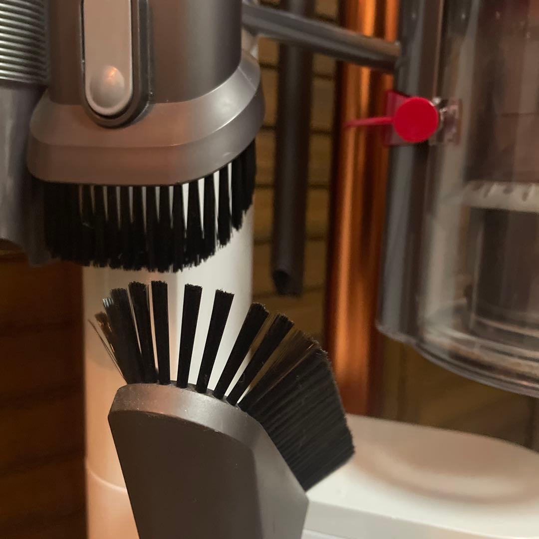 Dyson V10 fluffy クリーナー 本体 フルセット　長時間使える