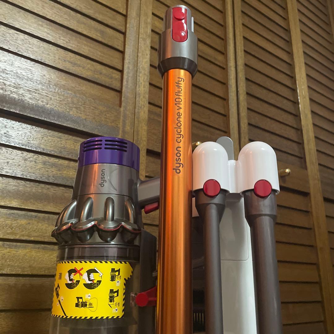 Dyson V10 fluffy クリーナー 本体 フルセット　長時間使える