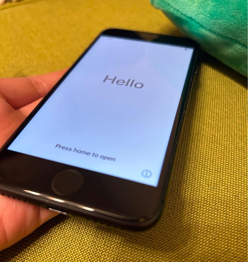 Apple iPhone 8 スペースグレイ 本体 docomo