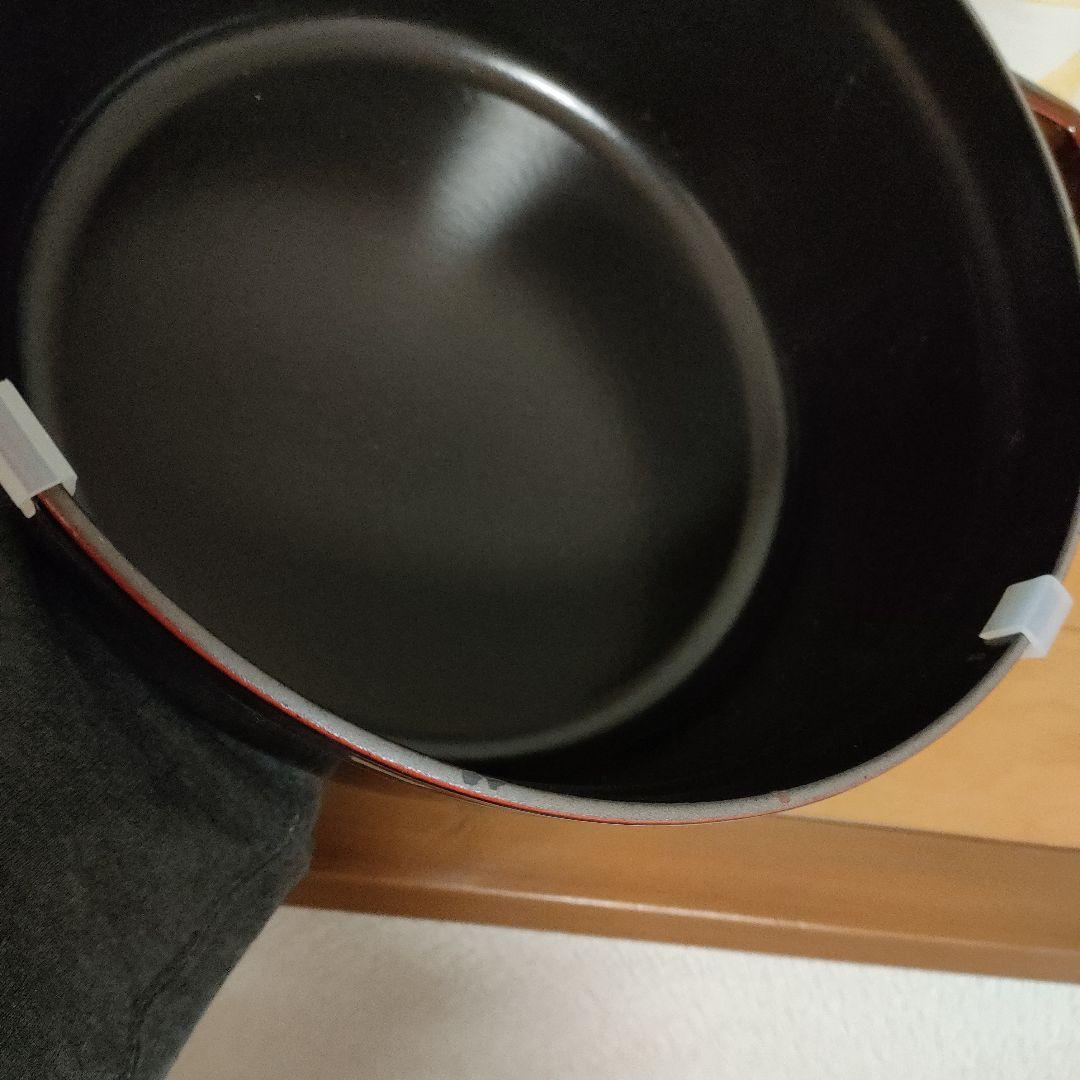 staub ココットラウンド グレナディンレッド 24cm