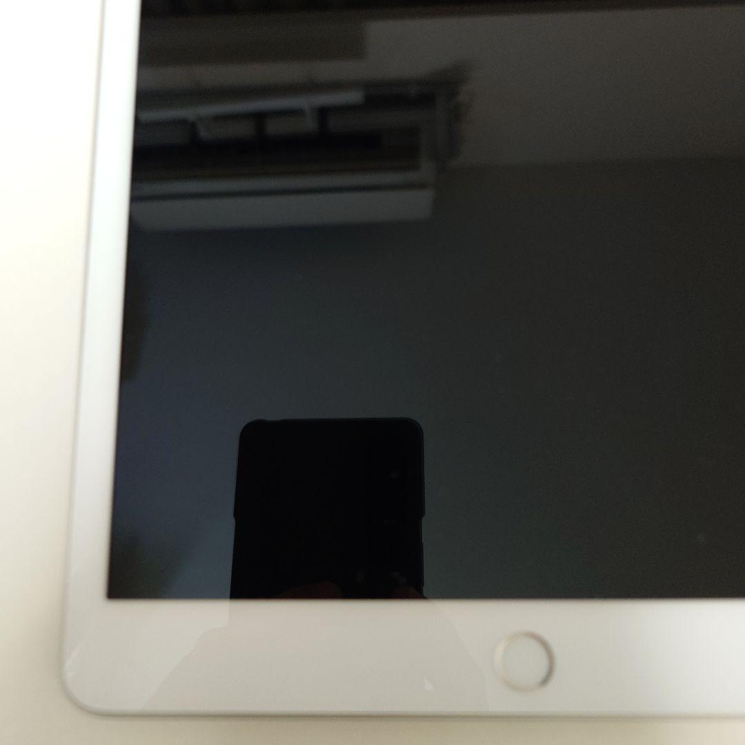Apple iPad (第８世代) Wi-Fi 128GB シルバー