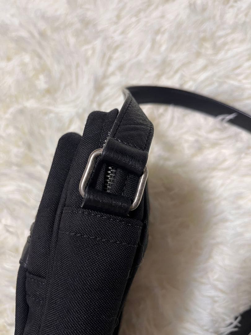 ショルダーバッグ　サンローラン