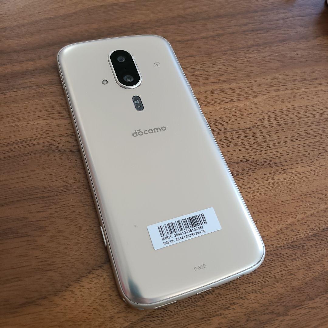 【美品】NTT docomo らくらくスマホ F-53E ゴールド　ケース付き