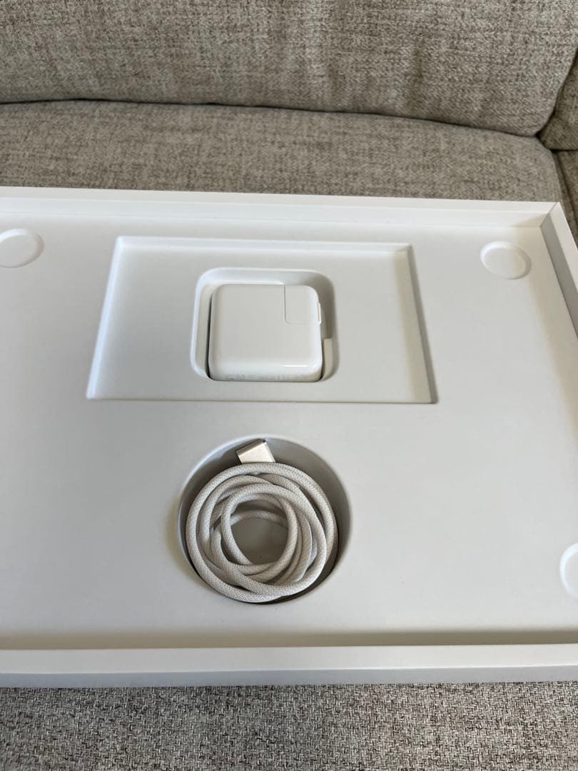 MacBook AirM2チップ/スターライト13.6インチ➕付属品