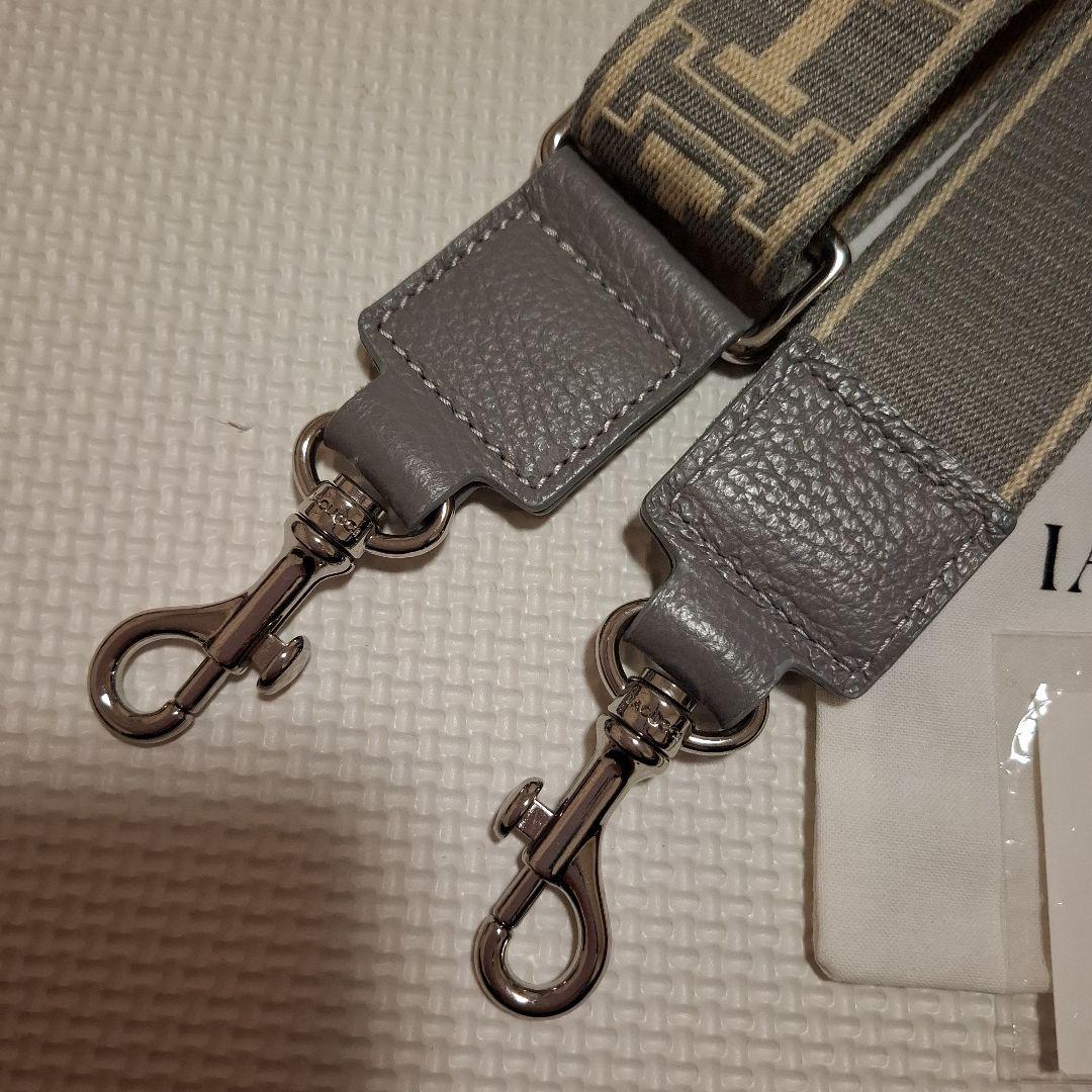 イアクッチ アルマ ベルト NASTRO ライトグレー ショルダー