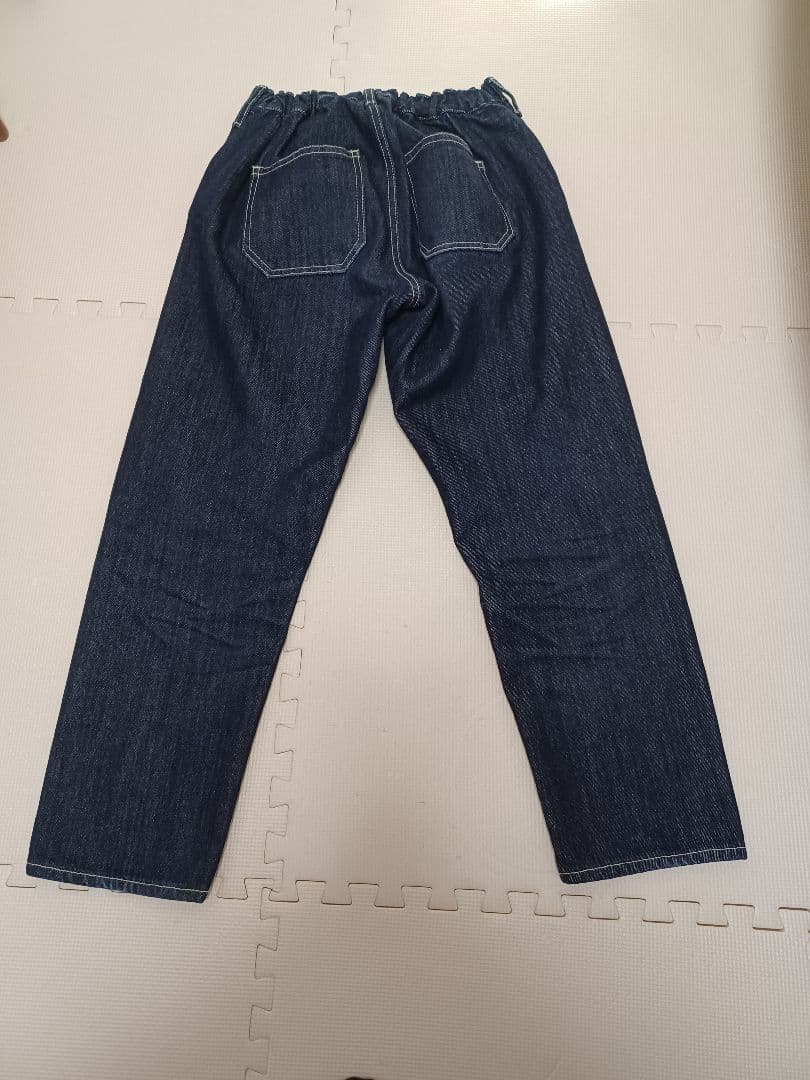 OUR こだわりシルエットのデニムパンツ