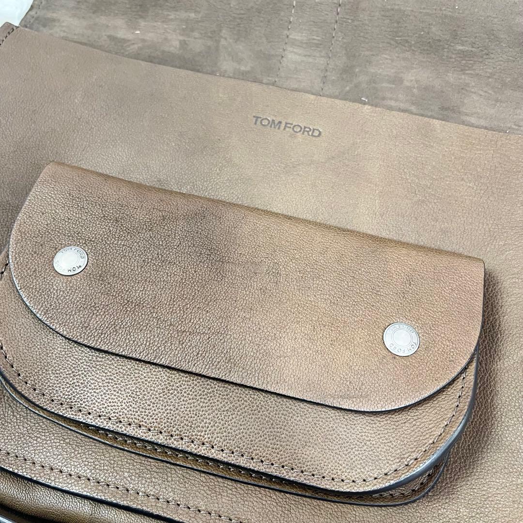 TOM FORD トムフォード ショルダーバッグ メッセンジャーバッグ ブラウン