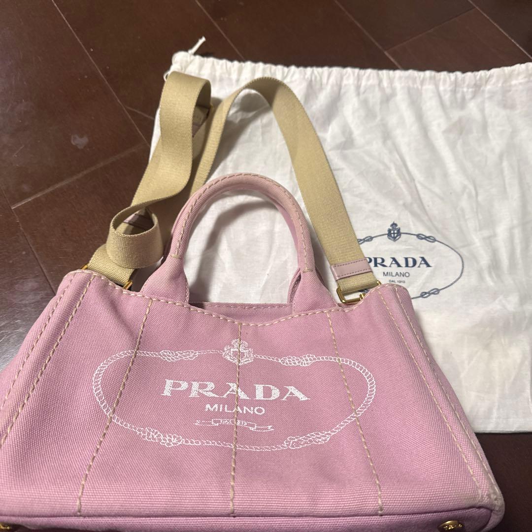 PRADA トートバッグ