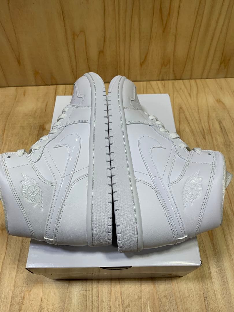 靴 Nike Air Jordan 1 MID \"Triple White\"