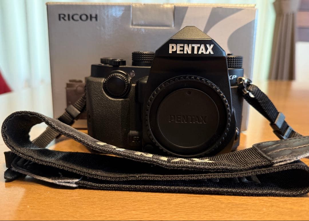 【美品】PENTAX KP ボディ ペンタックス　カメラバッグ付き　ショット少