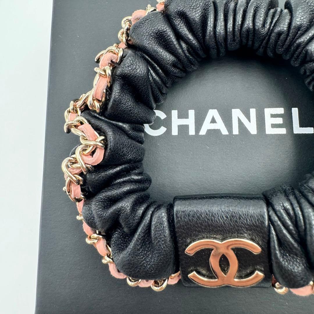 極美品✨CHANEL ラムスキン　シュシュ　ブラック　ピンク　ココマーク