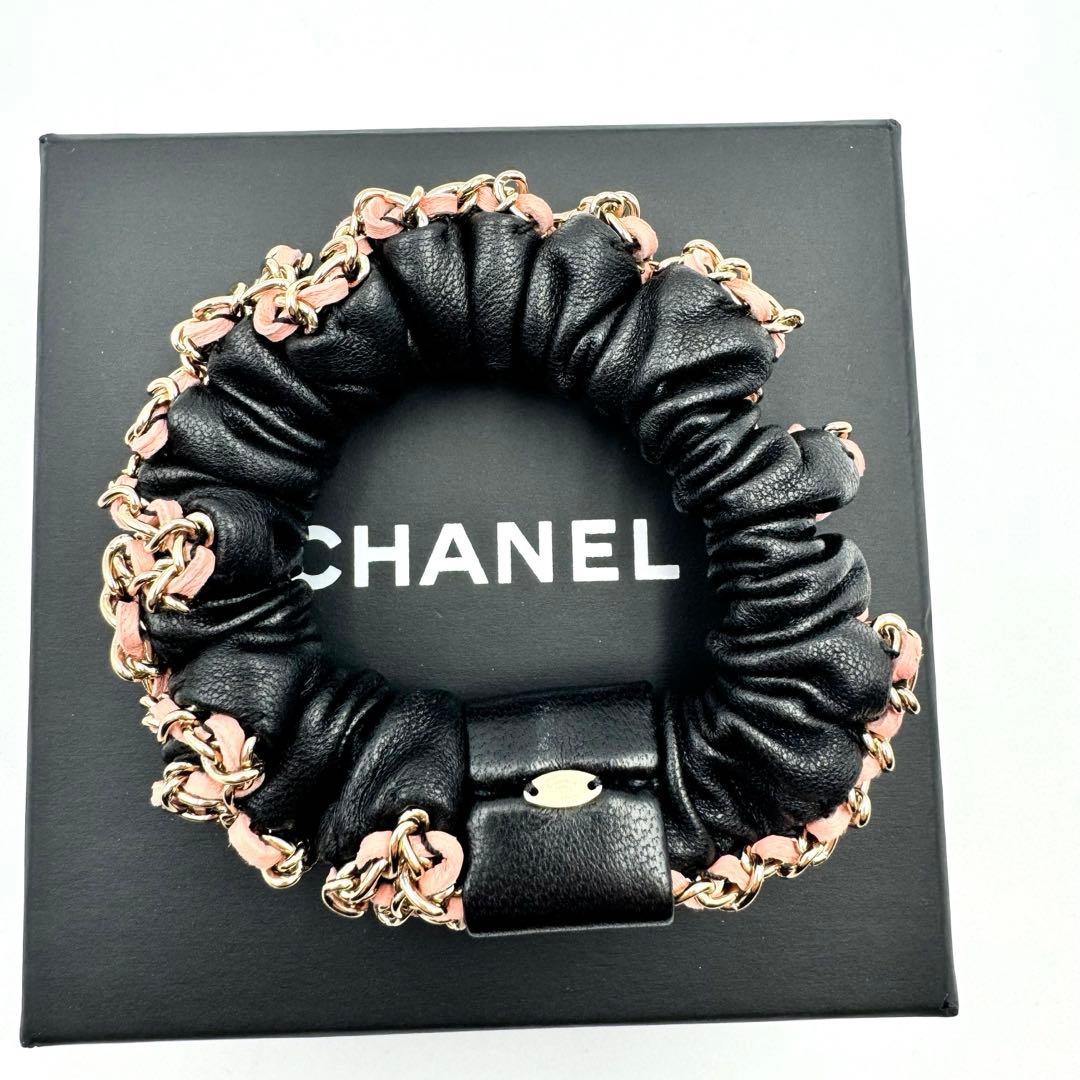 極美品✨CHANEL ラムスキン　シュシュ　ブラック　ピンク　ココマーク