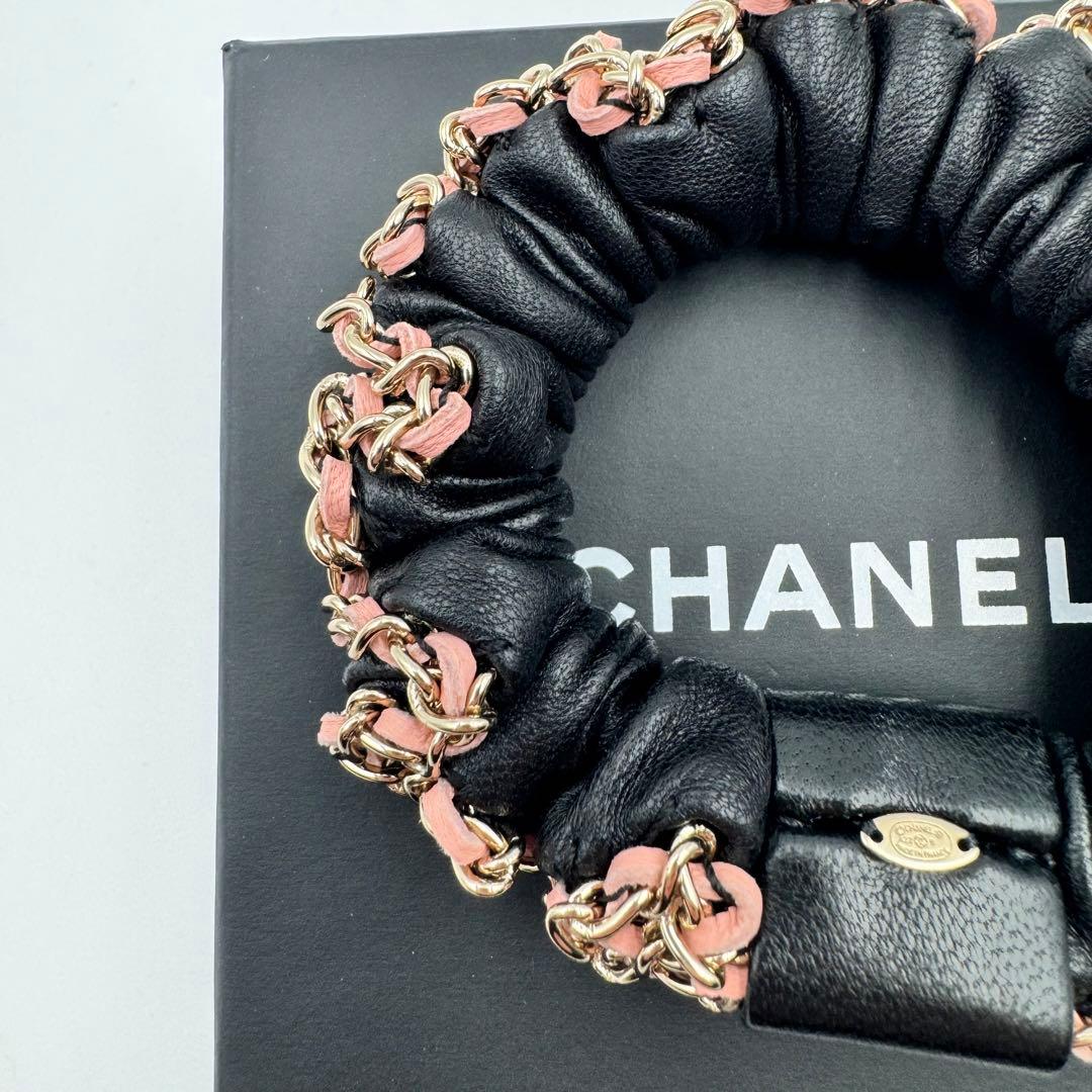 極美品✨CHANEL ラムスキン　シュシュ　ブラック　ピンク　ココマーク