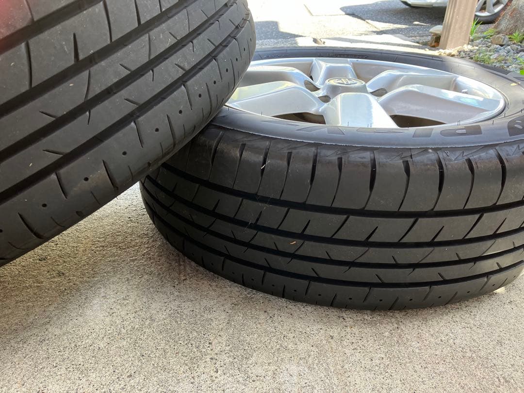 ニッサン エクストレイル 215/60R17 1／4個目