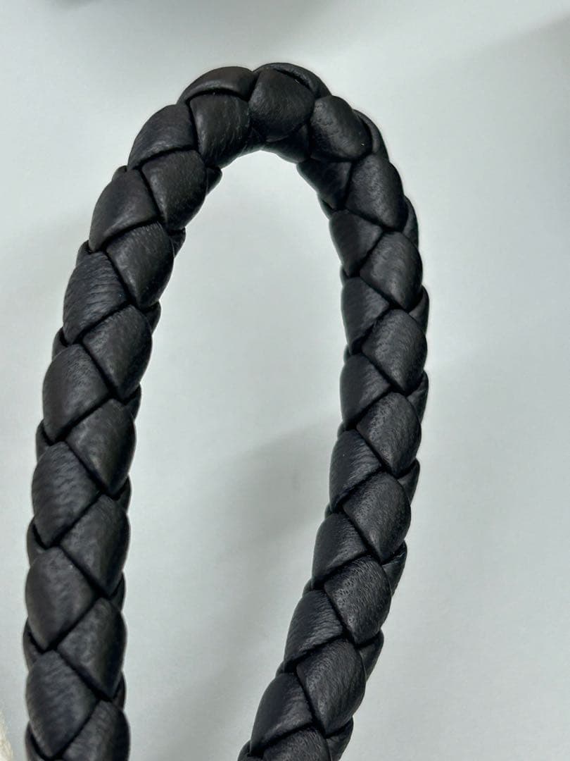 新品ボッテガヴェネタ イントレチャート レザー キーリング チャーム ブラック