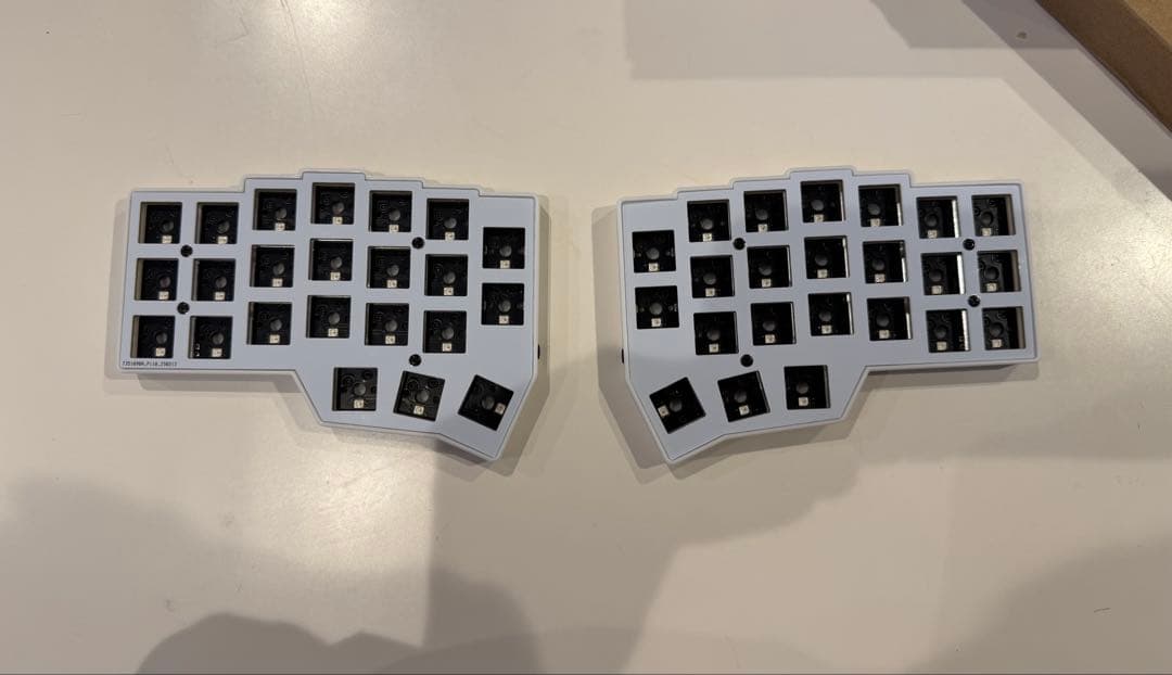 【新品】corne v4 cherry 白　keychron静音リニア　完成品