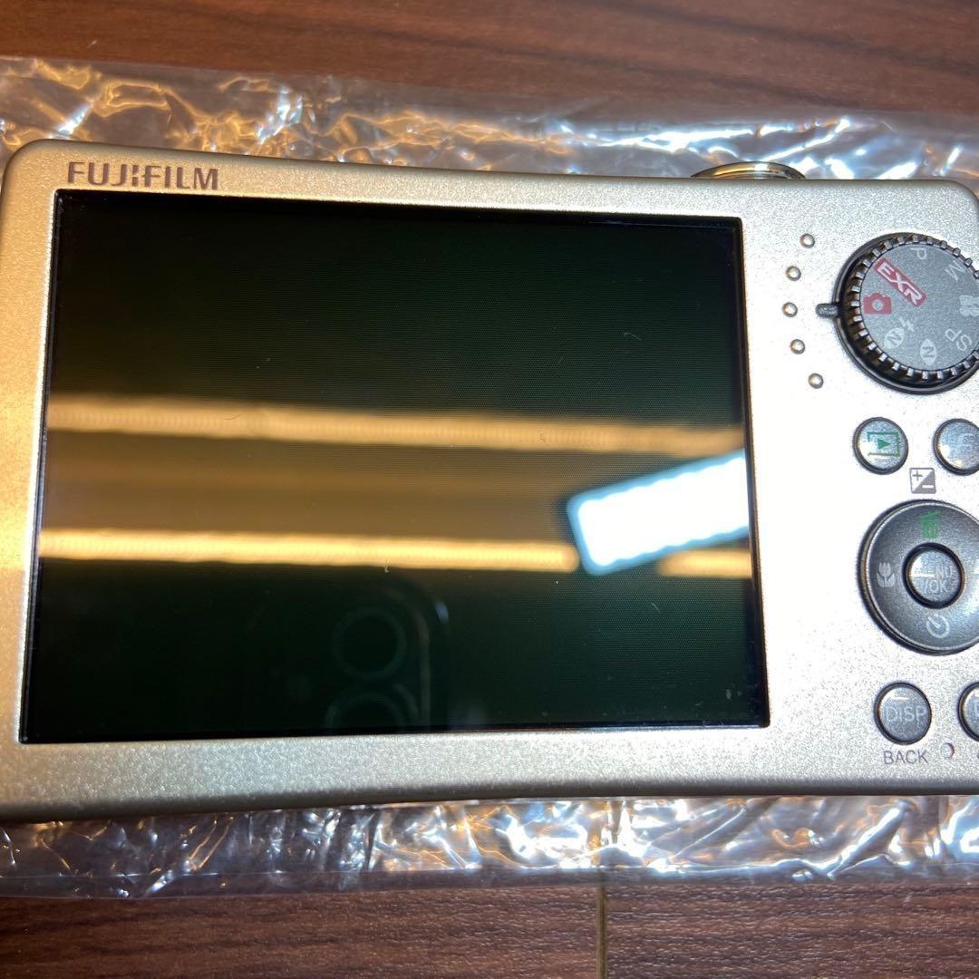 FUJIFILM FinePix F200 EXR デジカメ ほぼ新品 4641