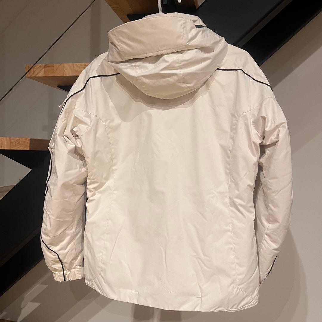 値下げ【未使用に近い】DESCENTE ダウンスキーウェア　スノーボードウェア