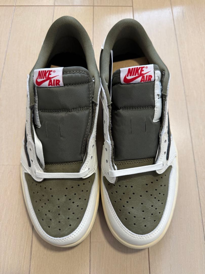 靴 Travis Scott x Nike Air Jordan 1 Low