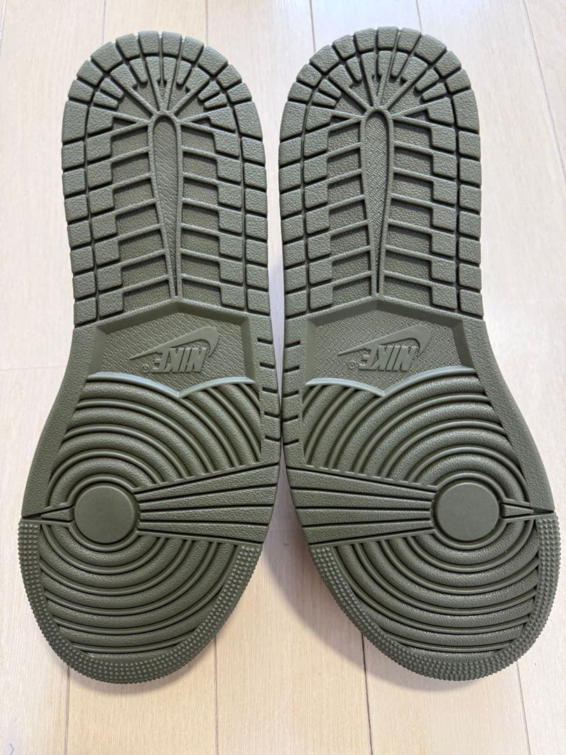 靴 Travis Scott x Nike Air Jordan 1 Low