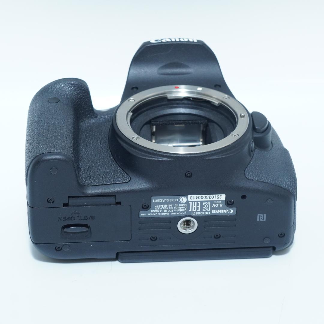 スマホ転送・自撮りができる★キャノン EOS kissx8i ボディ