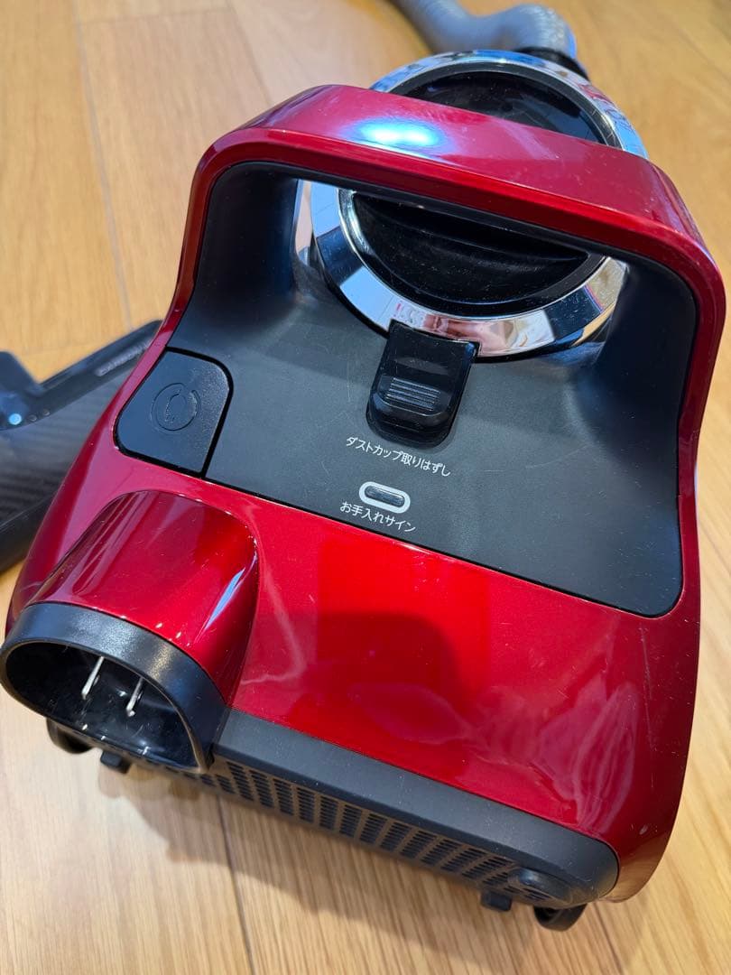 東芝　サイクロン式クリーナー トルネオ VC-C7(R) 掃除機　2023年製