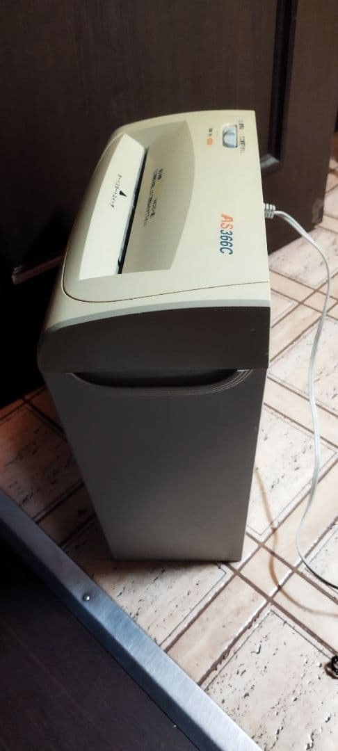AS366C シュレッダー クリーム色 中古品