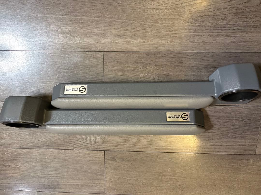 ワンストーン　アームレスト　ランクル70 グレー　onestone フロント用