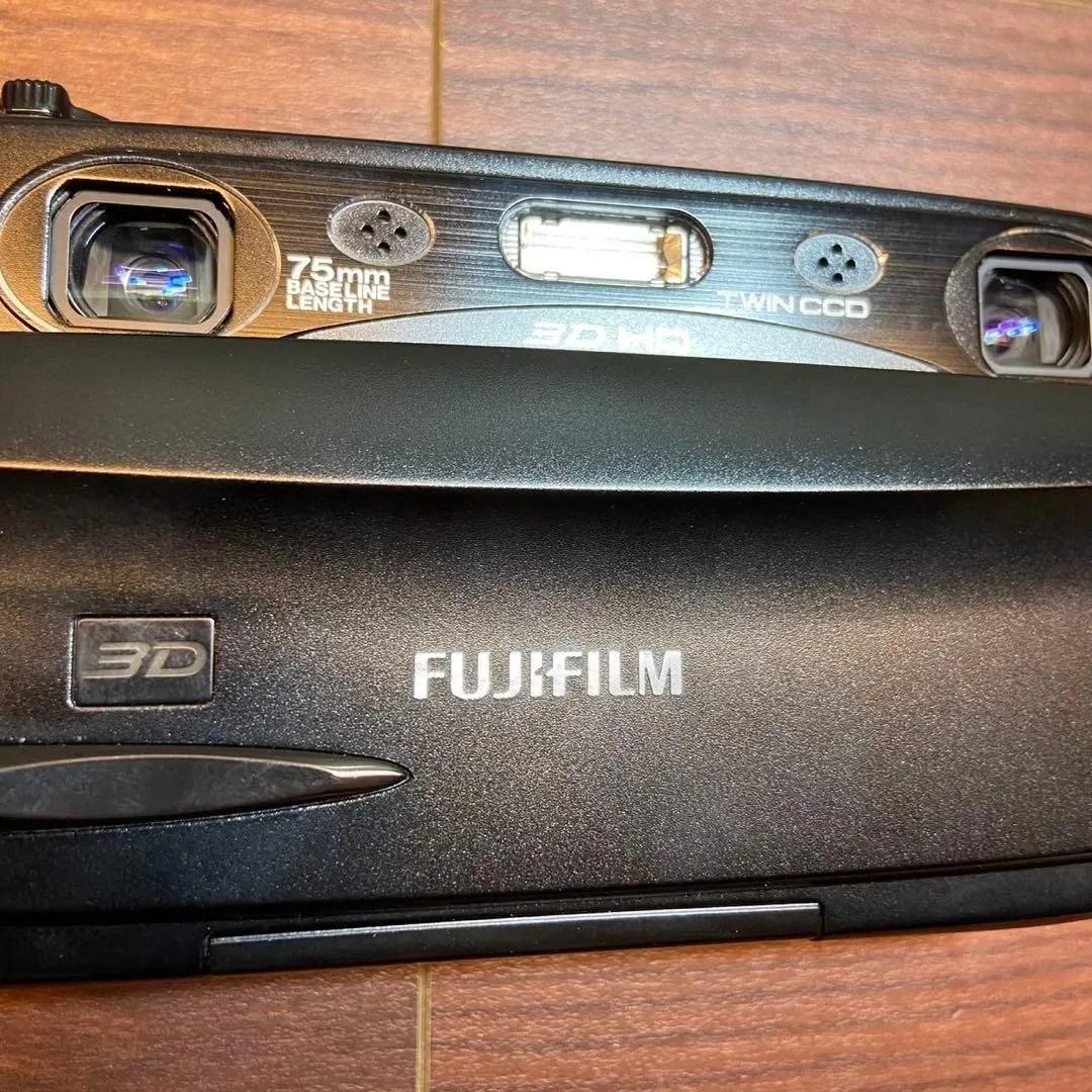 富士フィルム FinePix リアル 3D W3デジタルカメラ 4925