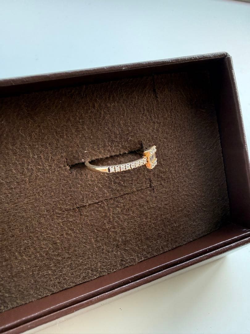 【BELLESIORA】ベルシオラ リング k18 ダイヤモンド0.24カラット