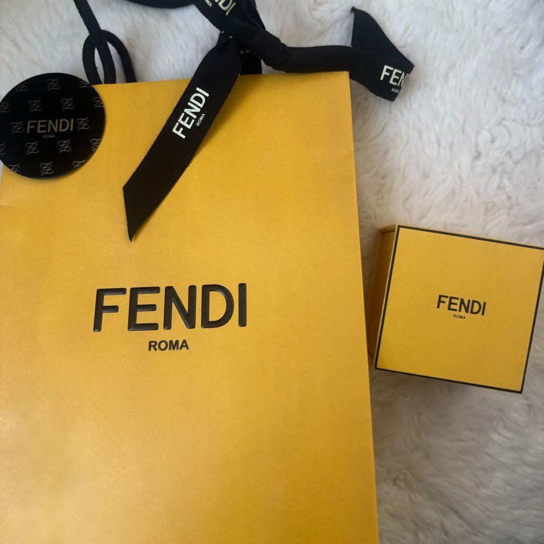 Fendi FFピアス ！新品未使用！