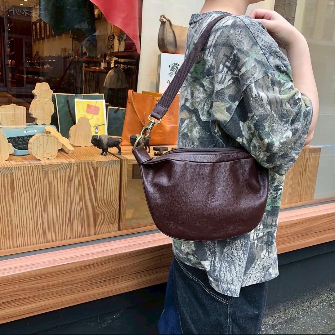 未使用級、正規保証★イルビゾンテ★クロスボディバッグ2way定価74,800円