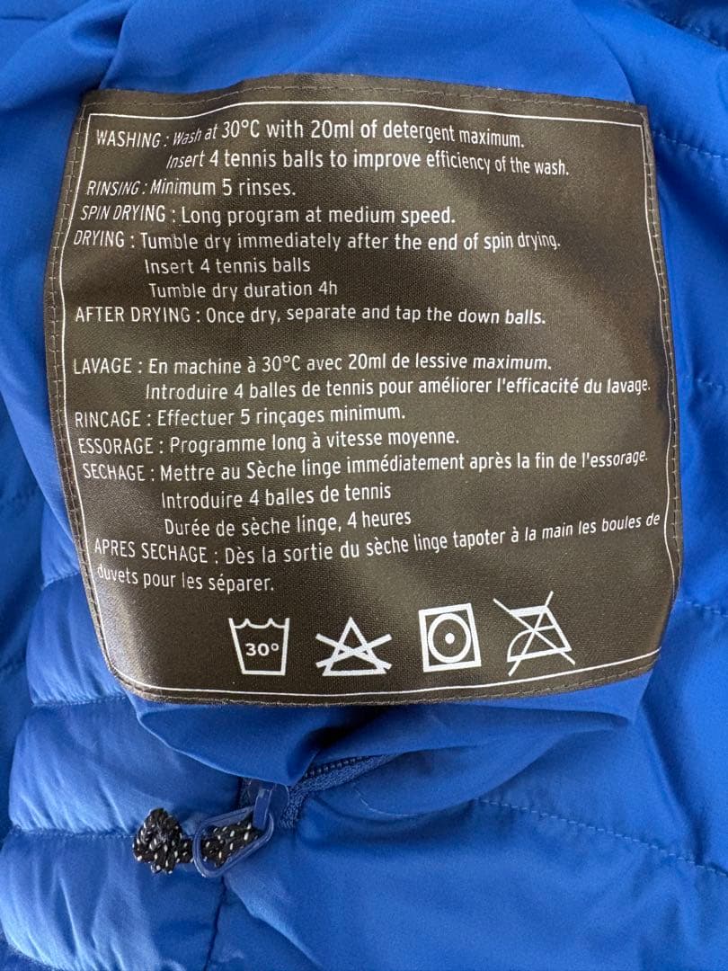 Salomon 青 puffer jacket リバーシブルMサイズ　テック系