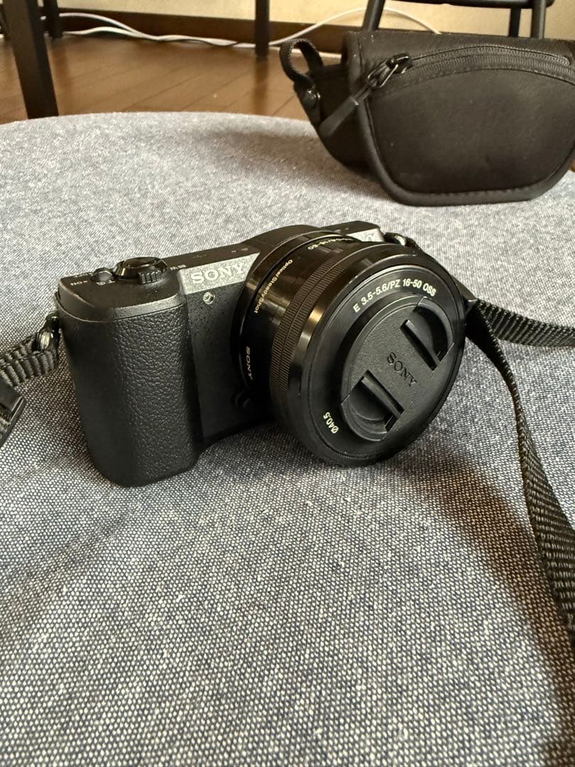 SONY α5100 黒　パワーズームレンズ、ケース、ストラップセット