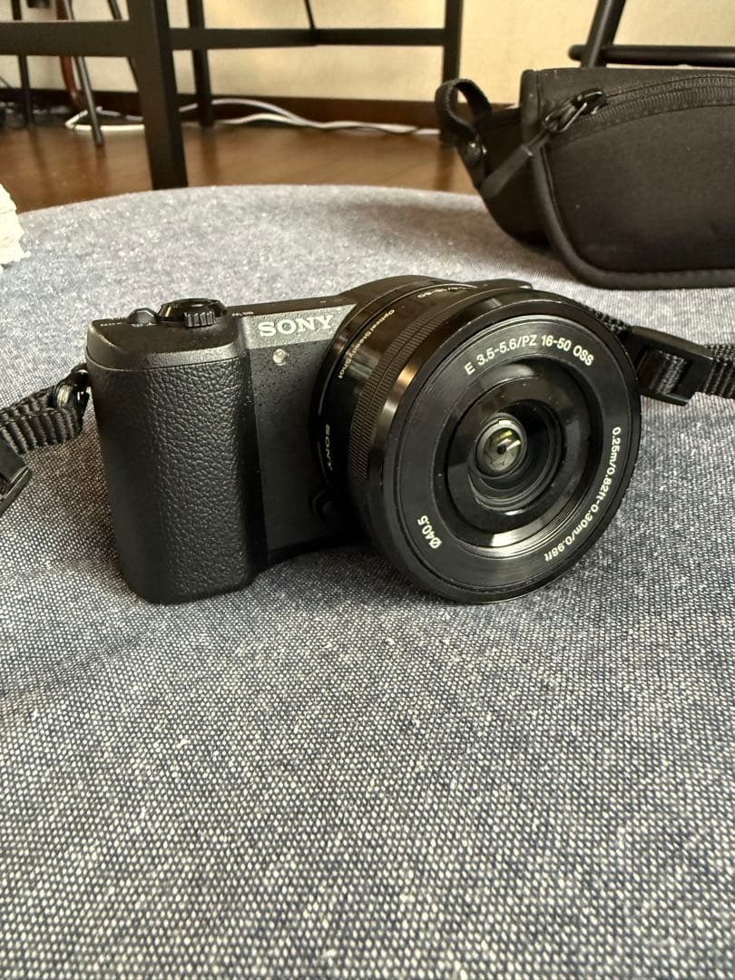 SONY α5100 黒　パワーズームレンズ、ケース、ストラップセット