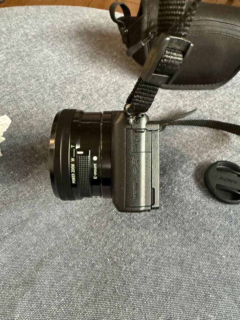 SONY α5100 黒　パワーズームレンズ、ケース、ストラップセット
