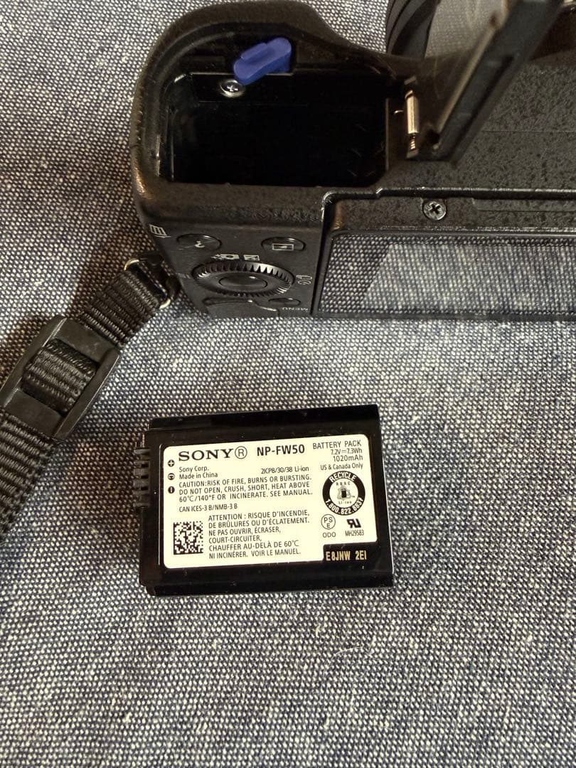 SONY α5100 黒　パワーズームレンズ、ケース、ストラップセット