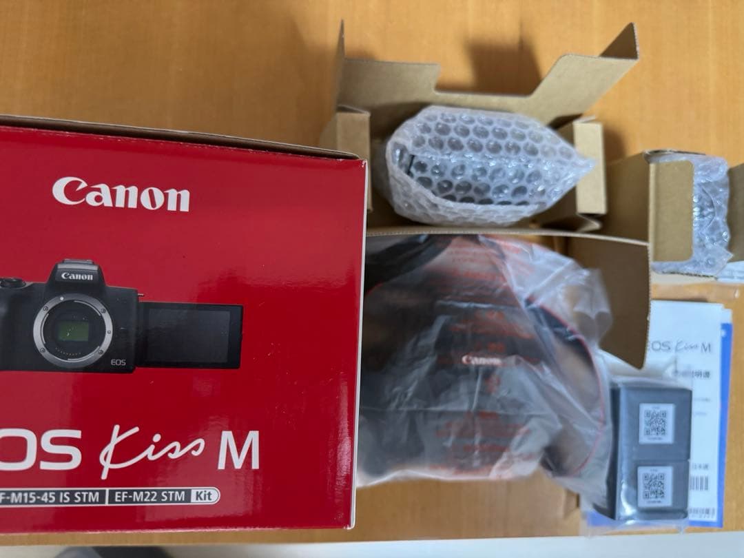 EOS Kiss M ダブルズームキット（極美品）