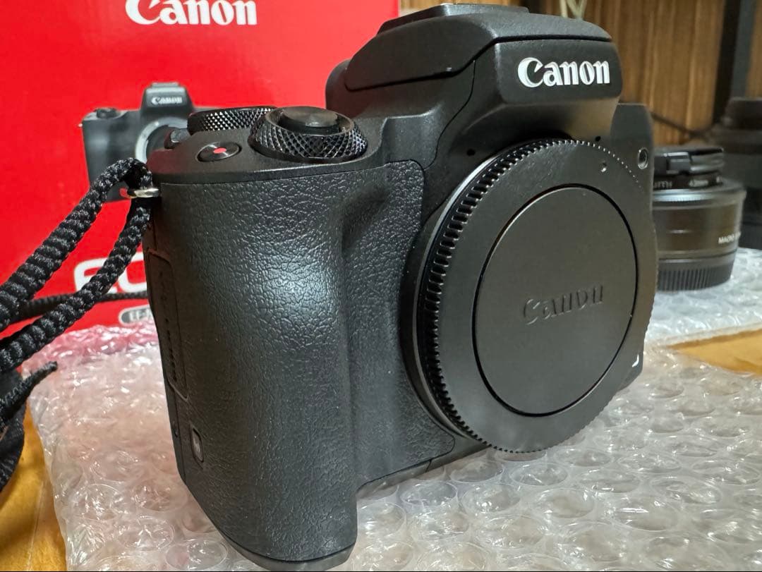 EOS Kiss M ダブルズームキット（極美品）
