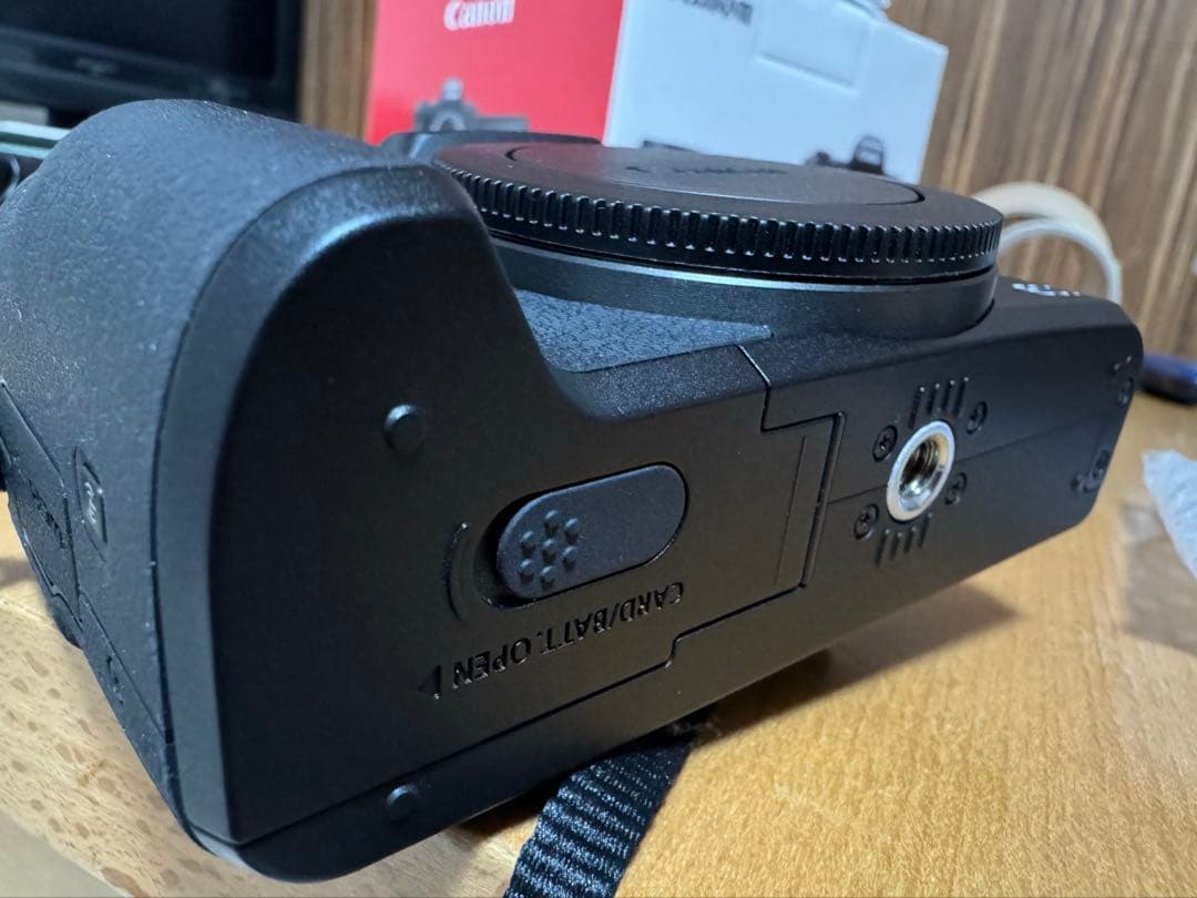 EOS Kiss M ダブルズームキット（極美品）