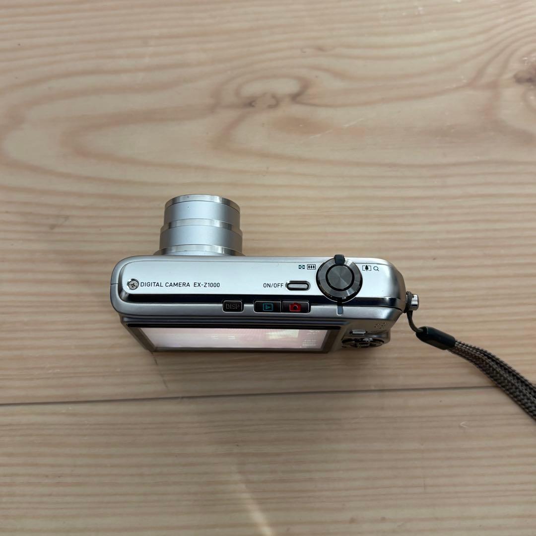 美品　CASIO EXILIM EX-Z1000 コンデジ　デジカメ　カシオ