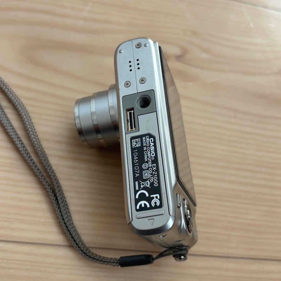 美品　CASIO EXILIM EX-Z1000 コンデジ　デジカメ　カシオ