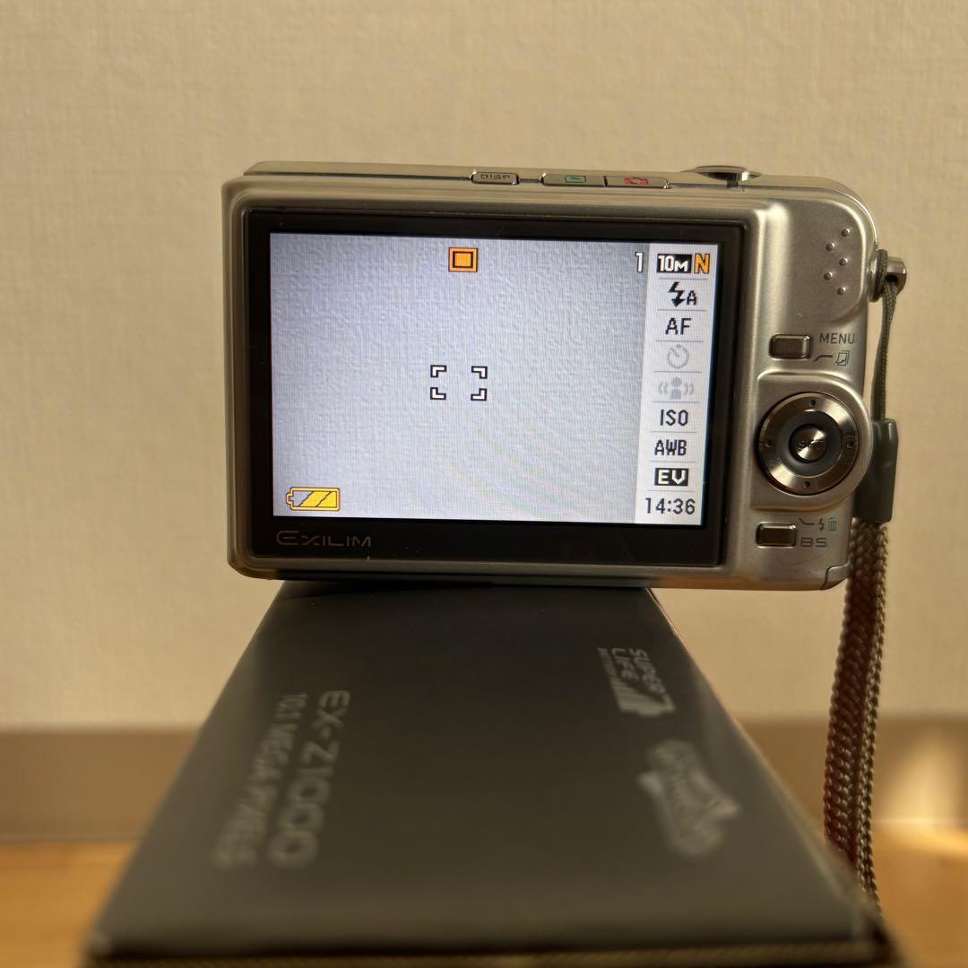 美品　CASIO EXILIM EX-Z1000 コンデジ　デジカメ　カシオ