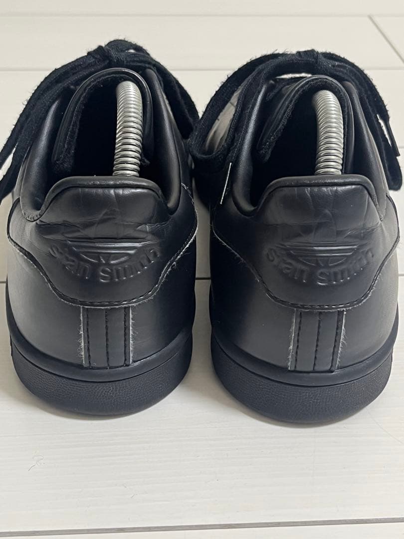 Stan Smith ブラックレザー スニーカー