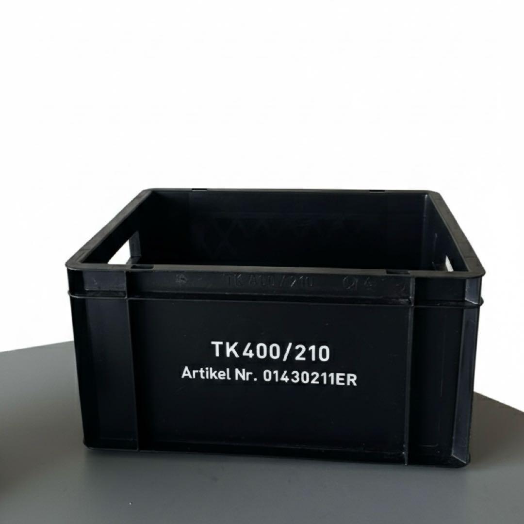 平林奈緒美 LOFT 黒プラスチックコンテナ